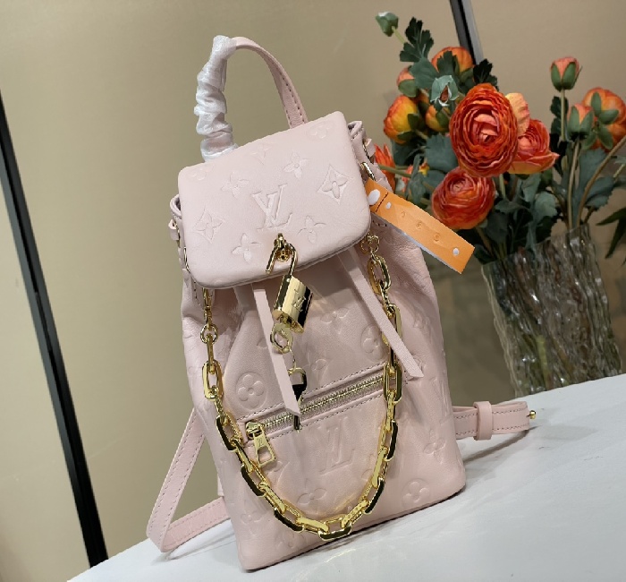 LV女包顶级原单复刻独家实拍📷【COUSSIN BACKPACK 迷你手袋】 M13389粉色 M13387黑色（压花链条）