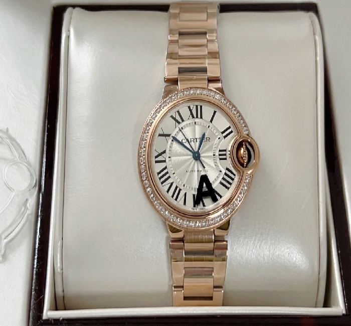 <strong>卡地亚</strong> 「Cartier 」机芯：进口日本机芯鱼眼通透烤蓝针