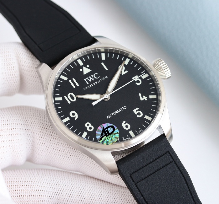 特惠，赠送皮带。IWC 万国 空中霸主 大飞（大飞行员）系列