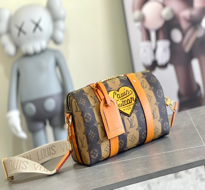 M45963 NIGO® x 路易威登胶囊系列 City Keepall 手袋以 Monogram Stripes Brown 帆布吹袭型格风潮