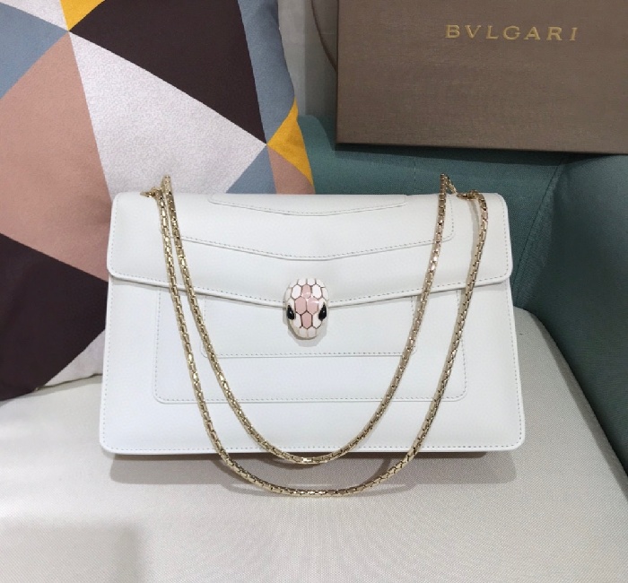 宝格丽Bvlgari✨🇮🇹升级版牛皮❤️皮质柔软细腻💋 🇨🇳灵感源于自然➰赋予都是女性抚媚和时尚之感
