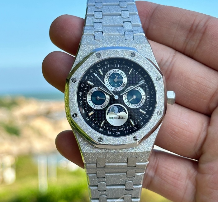 <strong>爱彼</strong> 皇家橡树霜金版本，41mm 钢王之王
