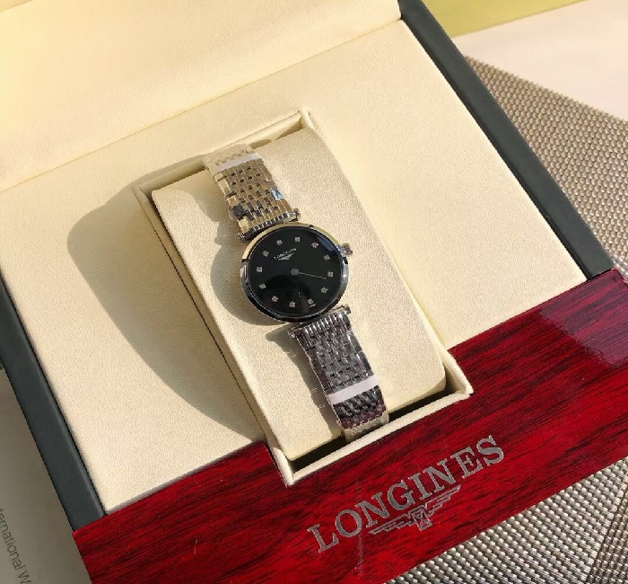 浪琴浪琴-Longines嘉岚系列💎💎 超薄型情侣对表 ，采用瑞士石英进口机芯